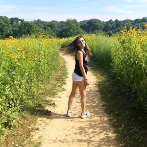 Meet your Posher, Melanie